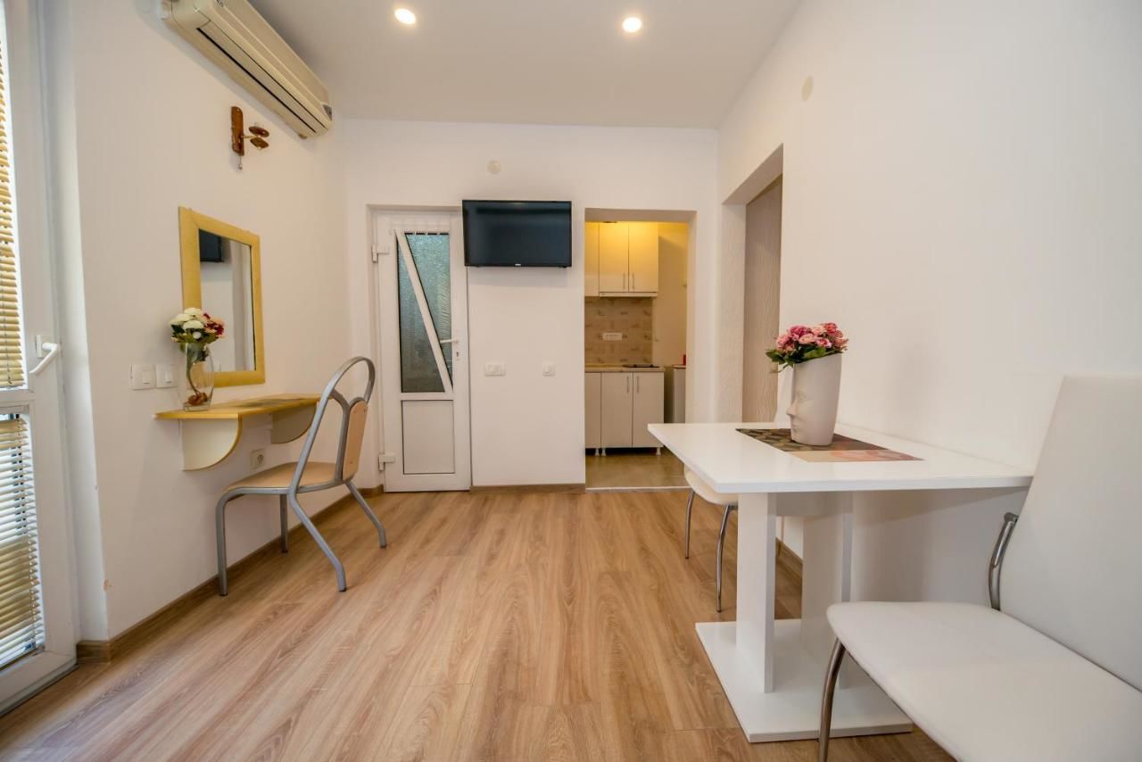 Апартаменты Apartments Stari Grad Сутоморе-13