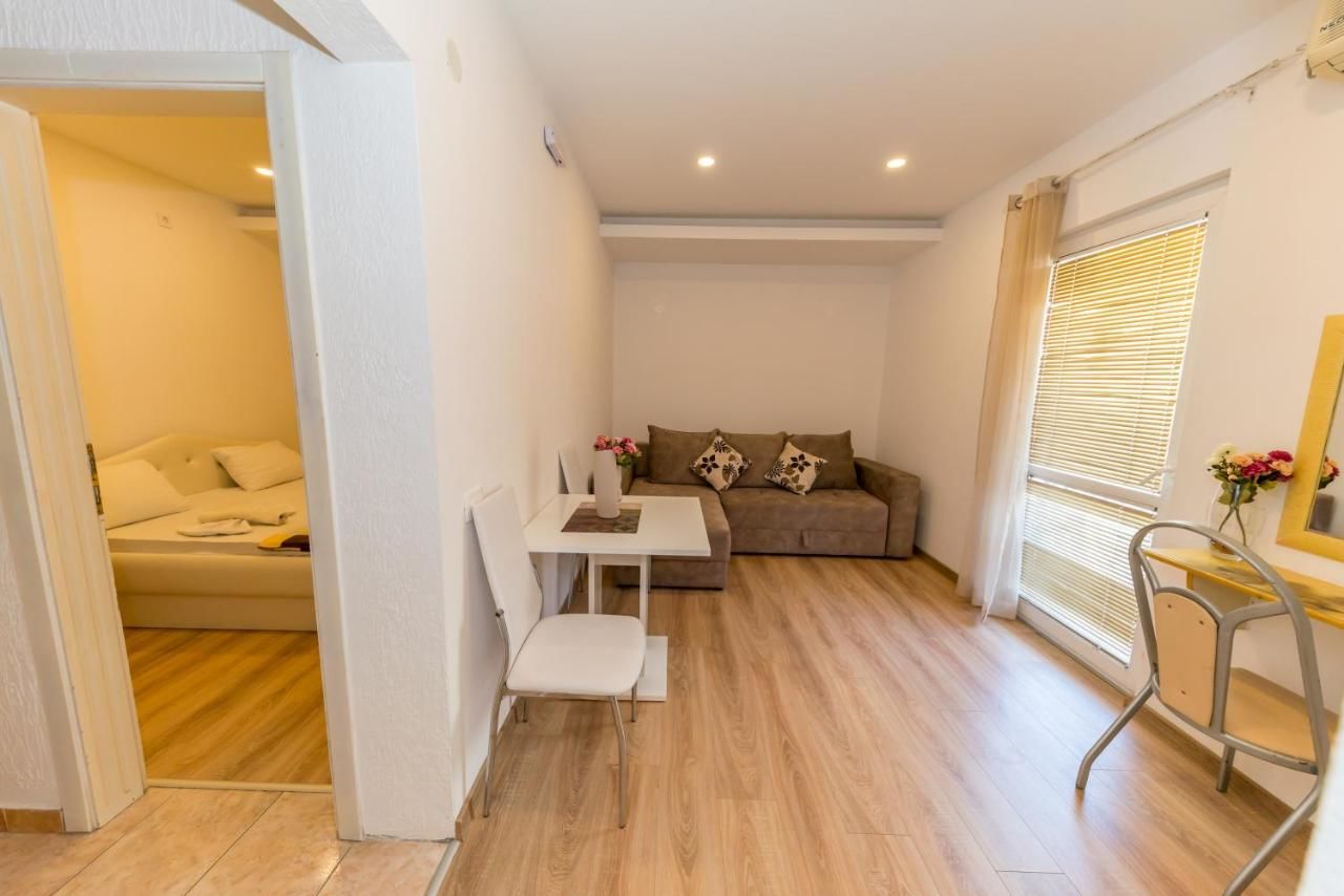 Апартаменты Apartments Stari Grad Сутоморе-20