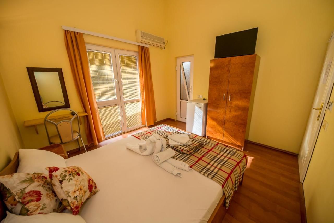 Апартаменты Apartments Stari Grad Сутоморе