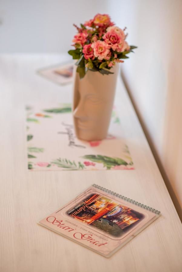 Апартаменты Apartments Stari Grad Сутоморе