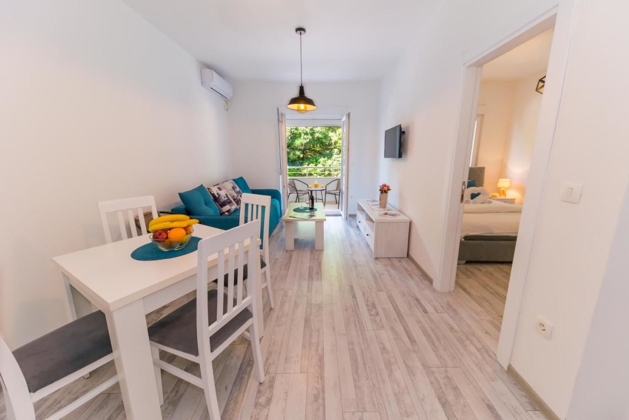 Апартаменты Apartments Stari Grad Сутоморе