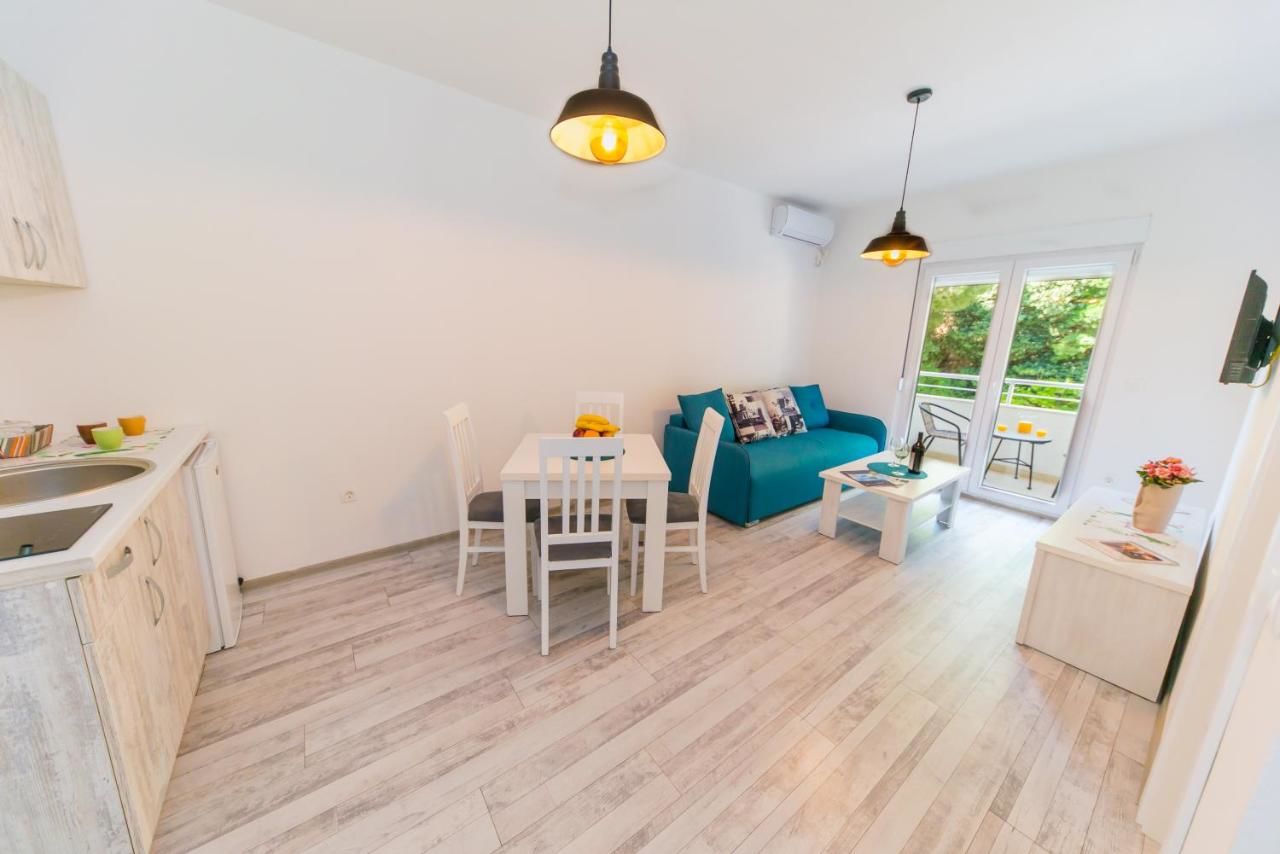 Апартаменты Apartments Stari Grad Сутоморе