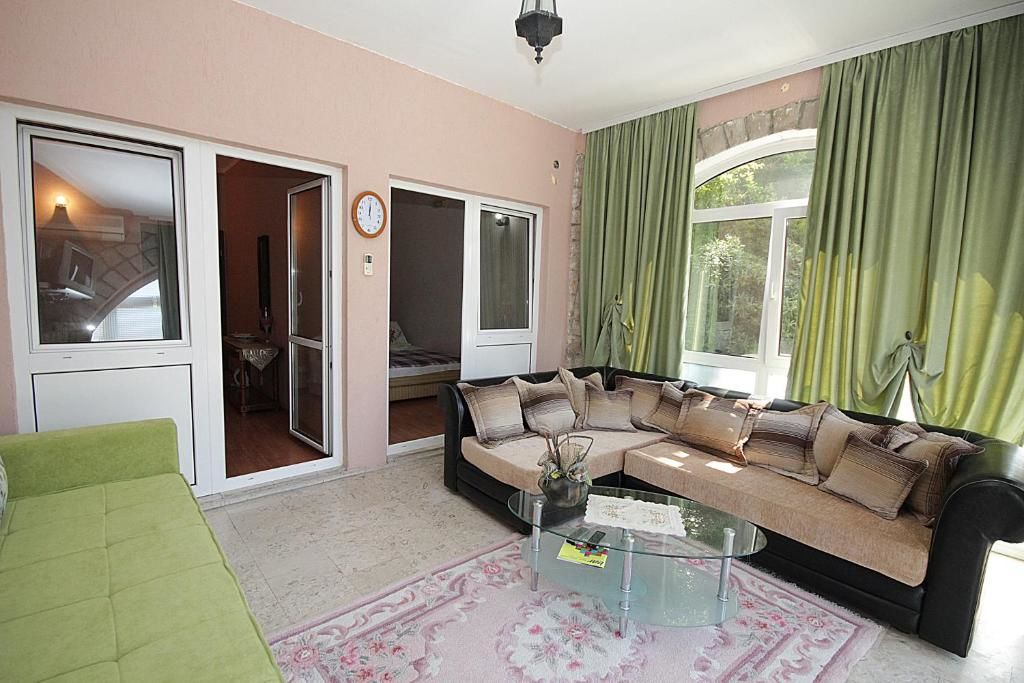 Апартаменты Apartments Stari Grad Сутоморе-63