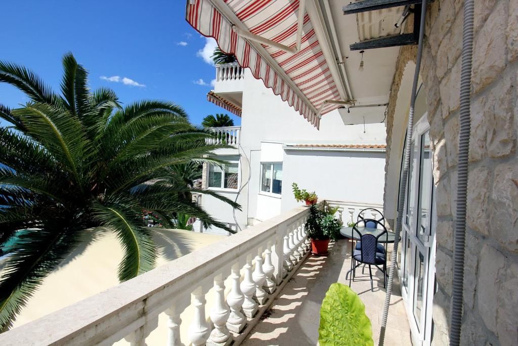 Апартаменты Apartments Stari Grad Сутоморе-75