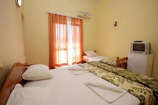 Апартаменты Apartments Stari Grad Сутоморе Трехместный номер-8