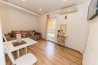 Апартаменты Apartments Stari Grad Сутоморе Апартаменты с балконом-6