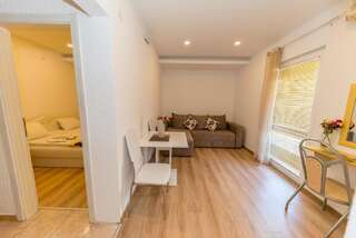 Апартаменты Apartments Stari Grad Сутоморе Апартаменты с балконом-8