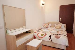 Апартаменты Apartments Stari Grad Сутоморе Апартаменты с 2 спальнями-8