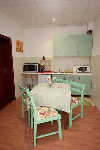 Апартаменты Apartments Stari Grad Сутоморе Апартаменты с 2 спальнями-21